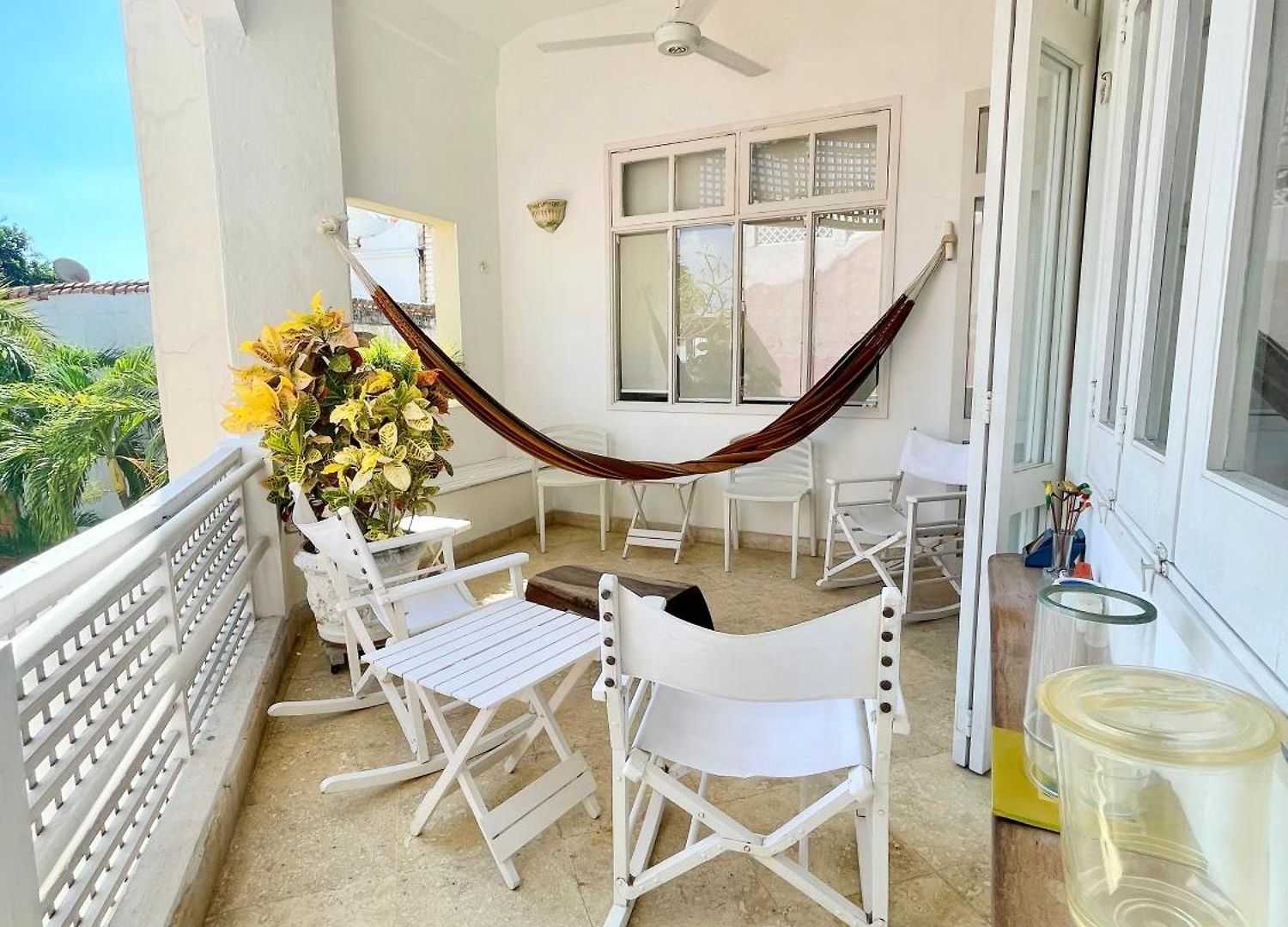 Corazón De Colonial